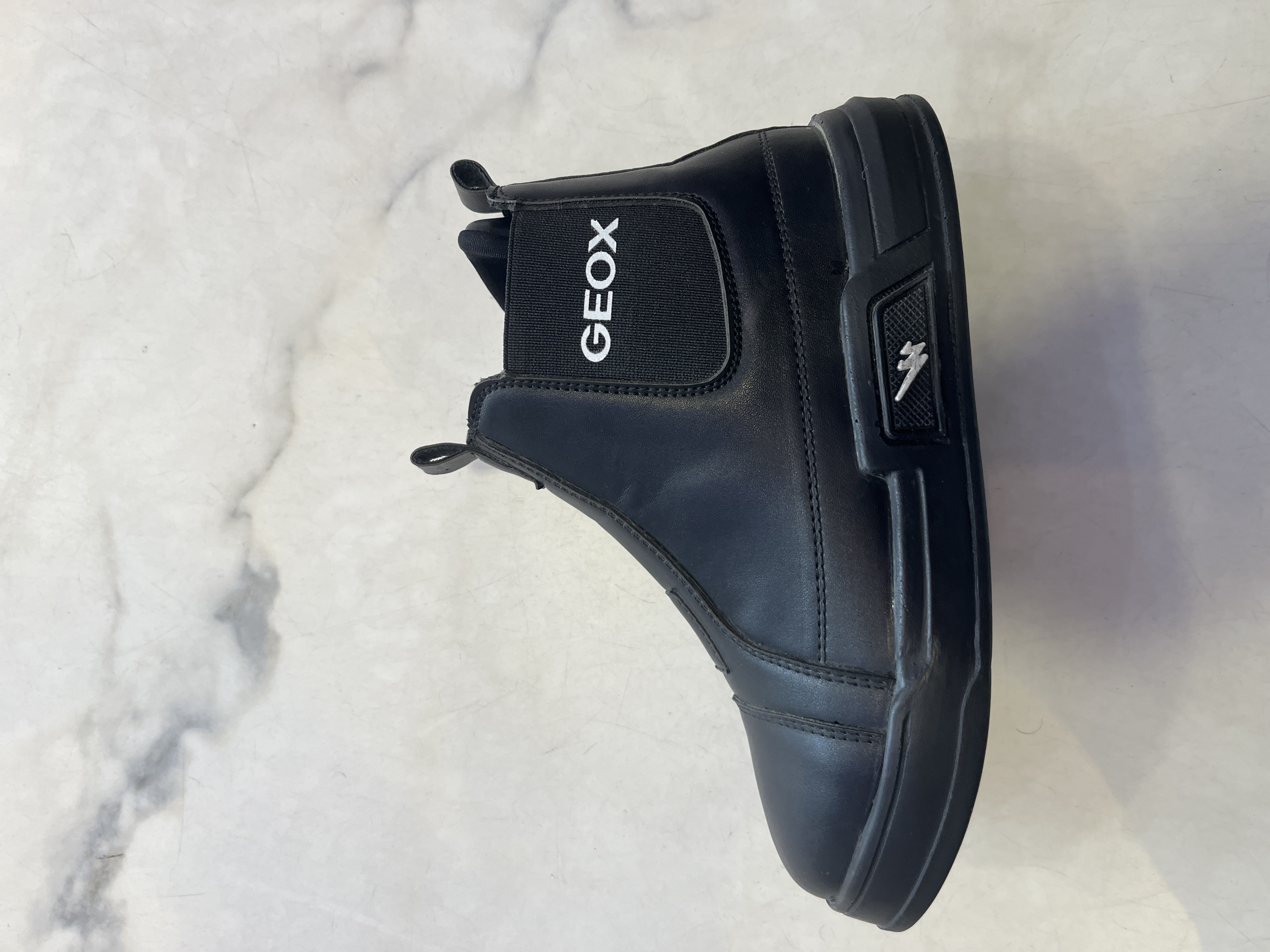 بوت geox